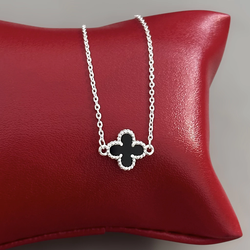 Pulseira trevo ônix 13.1 mm. Prata Legítima