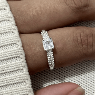 Anel solitário 3.3 mm. pedra retângulo - Kalon Joias