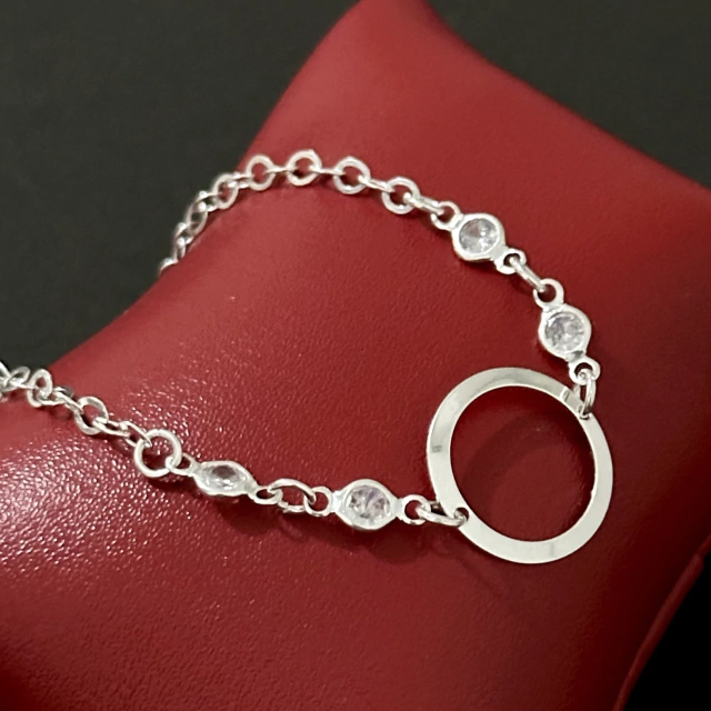 Pulseira 1 círculo e pedras laterais - Kalon Joias