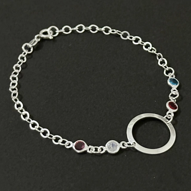 Pulseira 1 círculo e pedras laterais - Kalon Joias