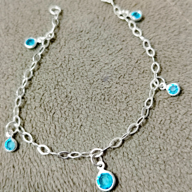 Pulseira 4 pedras pqn e 1 grande 1 - Kalon Joias