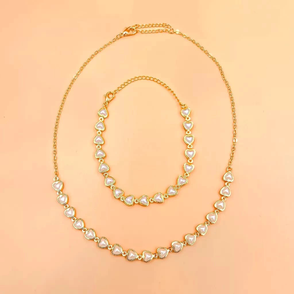 Kit Conjunto Colar Choker + Pulseira de Pérolas de Coração Delicado Banhado a Ouro 18K