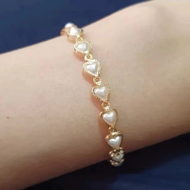 Kit Conjunto Colar Choker + Pulseira de Pérolas de Coração Delicado Banhado a Ouro 18K