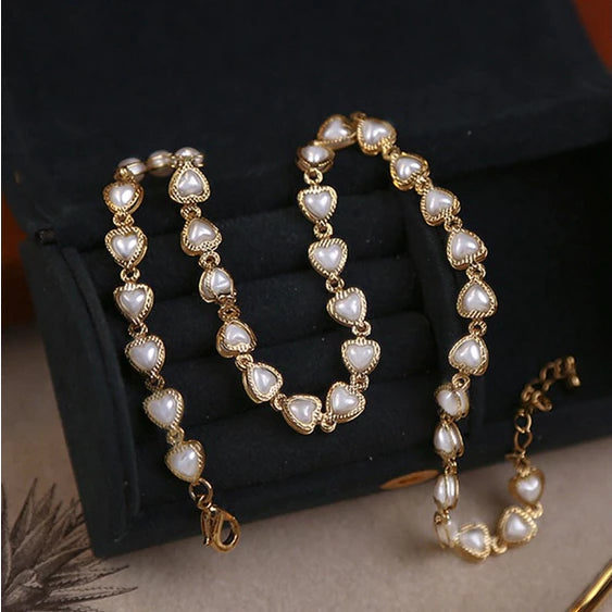 Kit Conjunto Colar Choker + Pulseira de Pérolas de Coração Delicado Banhado a Ouro 18K
