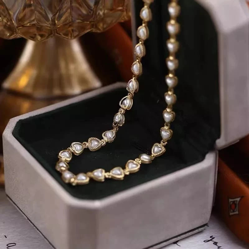 Kit Conjunto Colar Choker + Pulseira de Pérolas de Coração Delicado Banhado a Ouro 18K